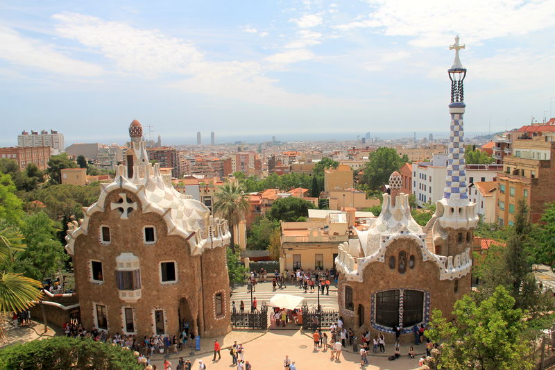 Widok na Park Guell i Barcelonę