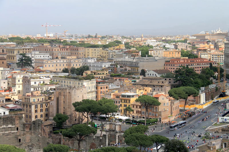 Widok z tarasu widokowego na pomniku - Ołtarz Ojczyzny w Rzymie
