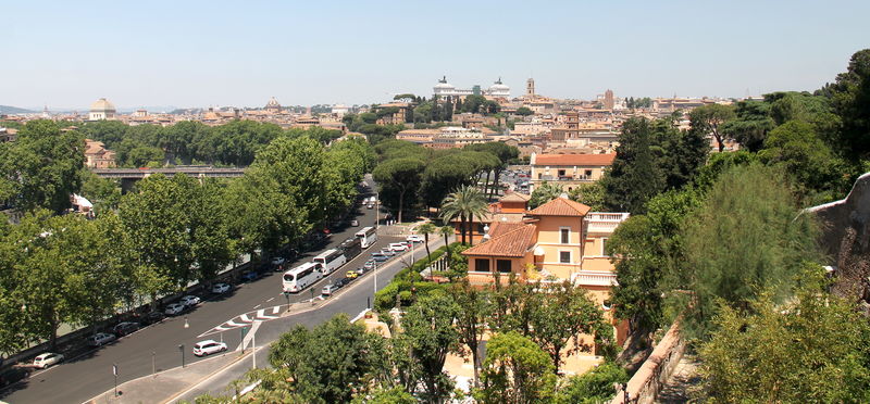 Widok z Giardino degli Aranci w Rzymie