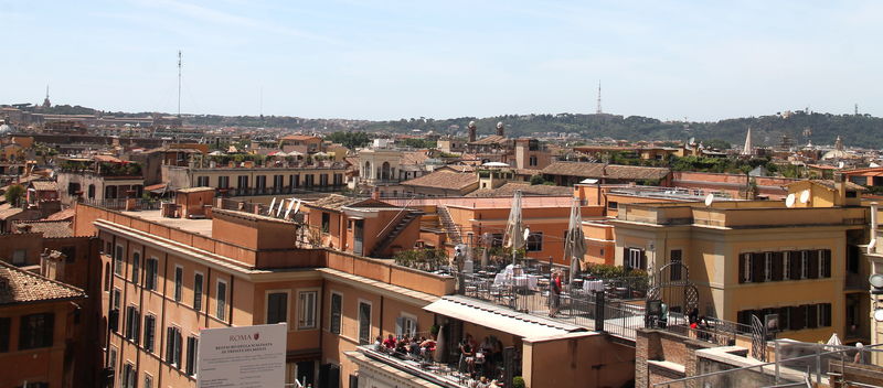 Widok ze Schodów Hiszpańskich w Rzymie