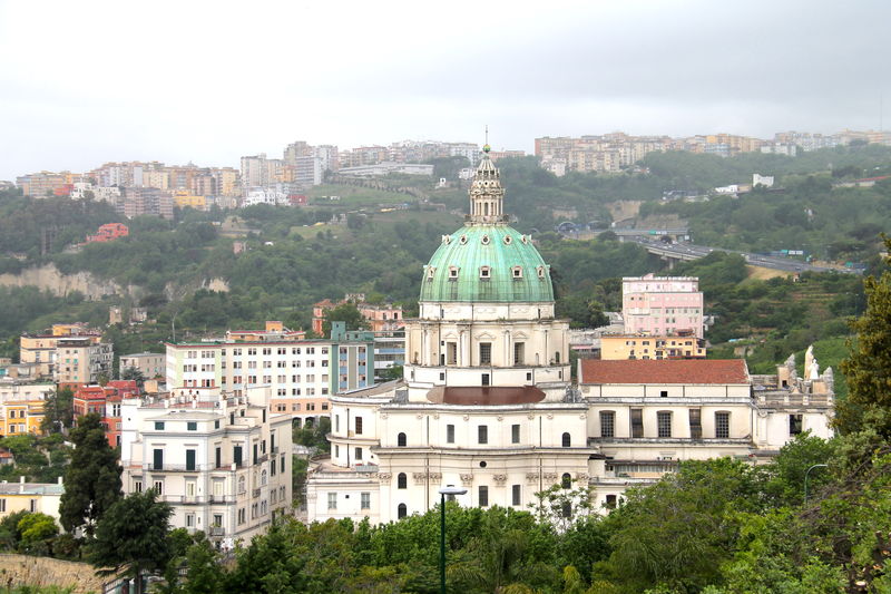 widoki z placu przy muzeum Museo di Capodimonte w Neapolu