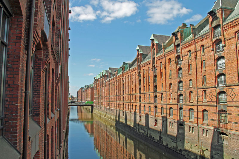 !Speicherstadt w Hamburgu