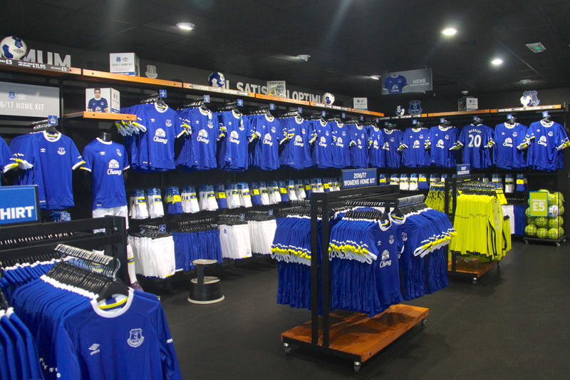 W sklepie klubu Everton FC