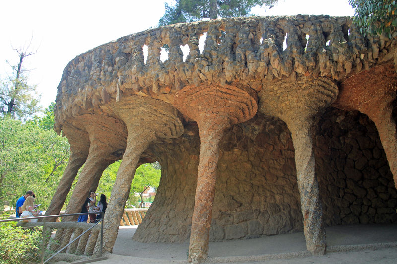 Portyk Park Güell w Barcelonie