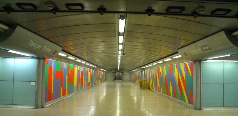 stacja metra Materdei w Neapolu
