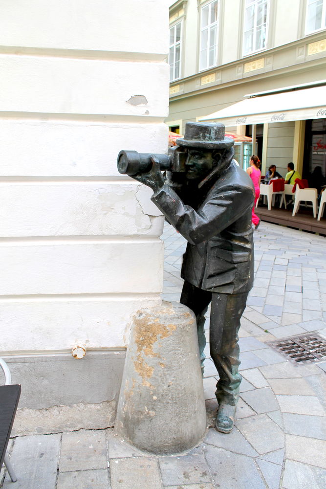 !Pomnik paparazzi - ciekawe rzeźby i pomniki w Bratysławie