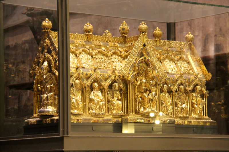 Relikwiarz, w którym przechowywano Wielkie Relikwie Akwizgrańskie - Katedra w Akwizgranie