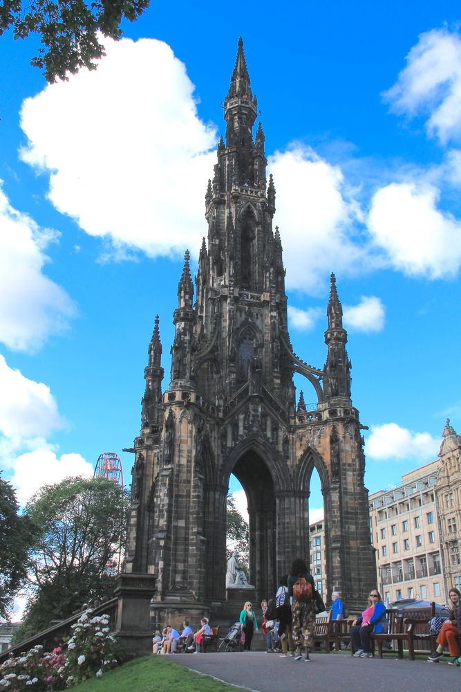 Scott Monument w Edynburgu