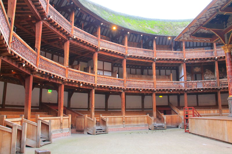 Londyn - widok na trybuny w Teatrze szekspirowskim Globe