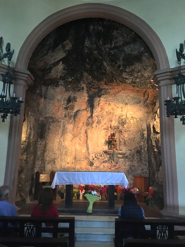 Miejsce objawienia się Marii na górze Montserrat