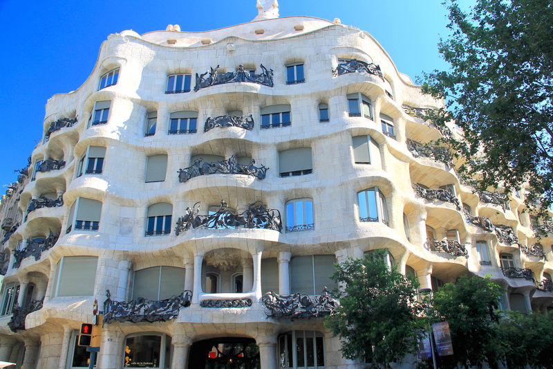 Widok na Casa Milà (La Pedrera) - Passeig de Grácia 92, Barcelona