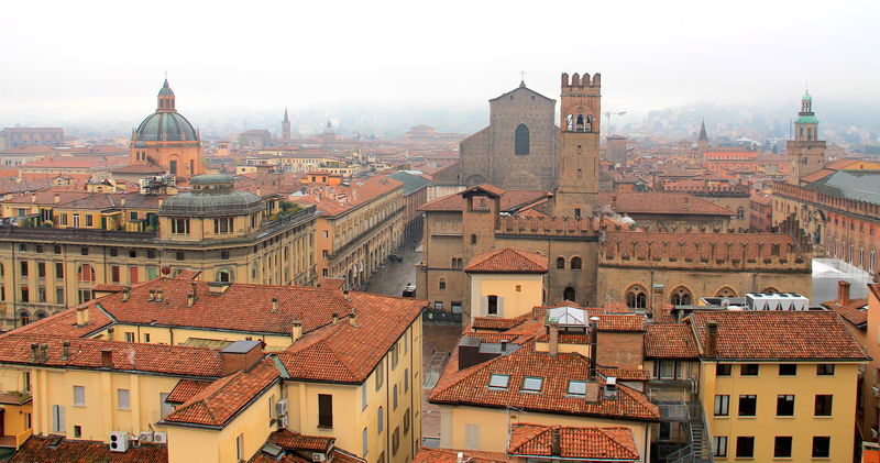 Widok z dzwonnicy Katedry św Piotra w Bolonii