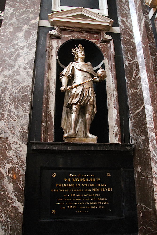 !Pomnik nad sercem Władysława IV złożonym w kaplicy św. Kazimierza w Katedrze w Wilnie