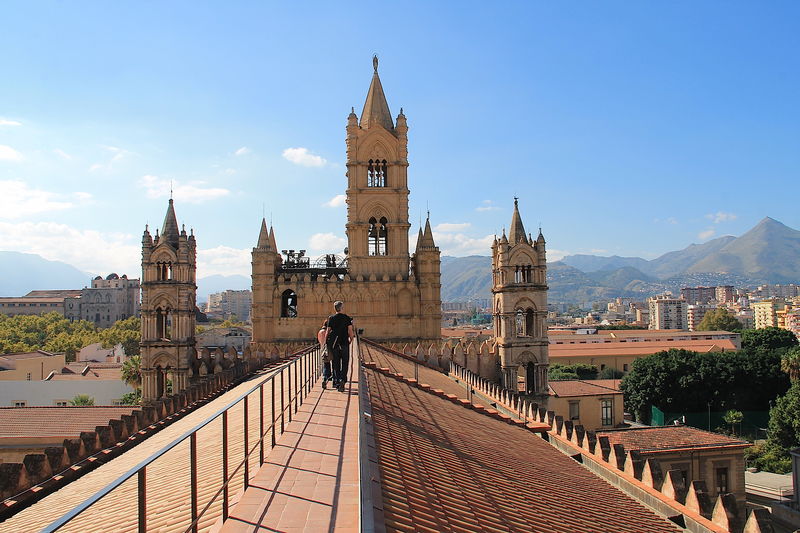 Podczas wizyty na dachu Katedry w Palermo