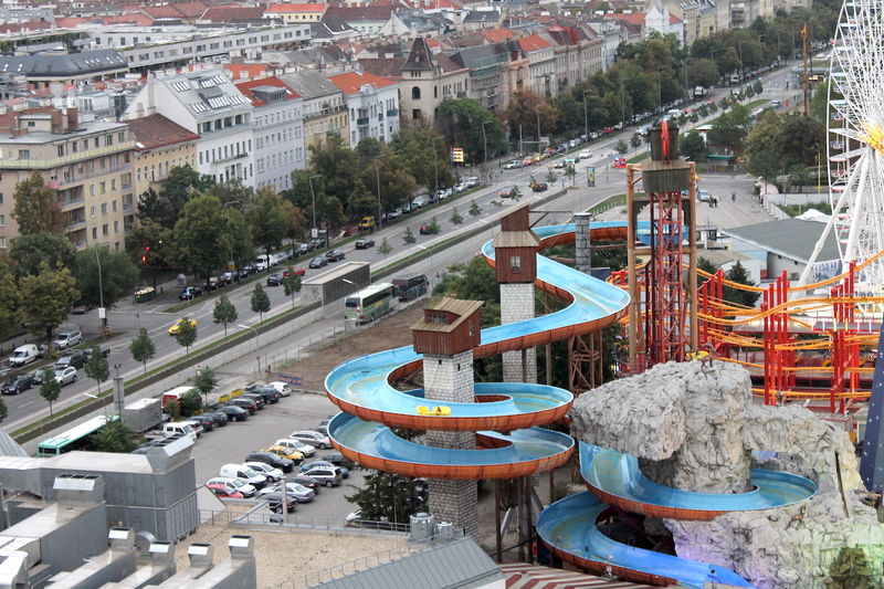Wiedeński park rozrywki Prater - widok z diabelskiego młyna Riesenrad