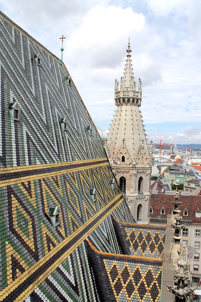 Widok na dach Katedry św. Szczepana w Wiedniu