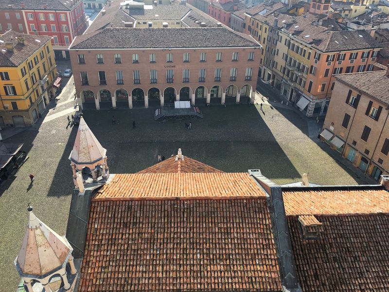 Widok z wieży Torre Ghirlandina w Modenie
