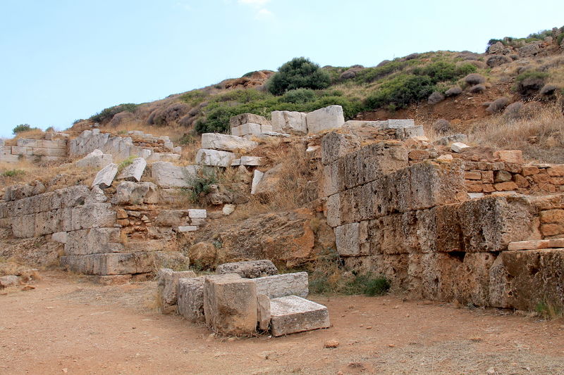 !Fragment murów otaczających Świątynię Posejdona