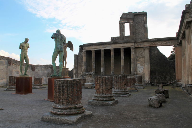 Zwiedzania Pompejów
