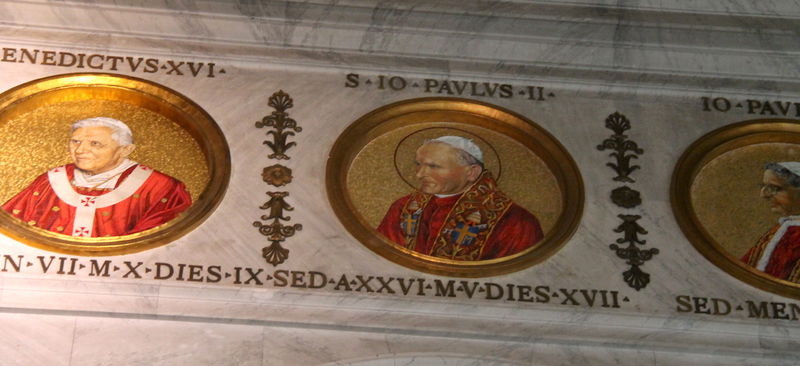 !Fragment pod sufitem - Papież-Polak wśród innych papieży - Bazylika św Pawła za Murami w Rzymie