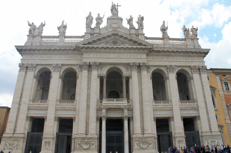 Front Arcybazyliki świętego Jana na Lateranie (bazylika papieska) - Rzym