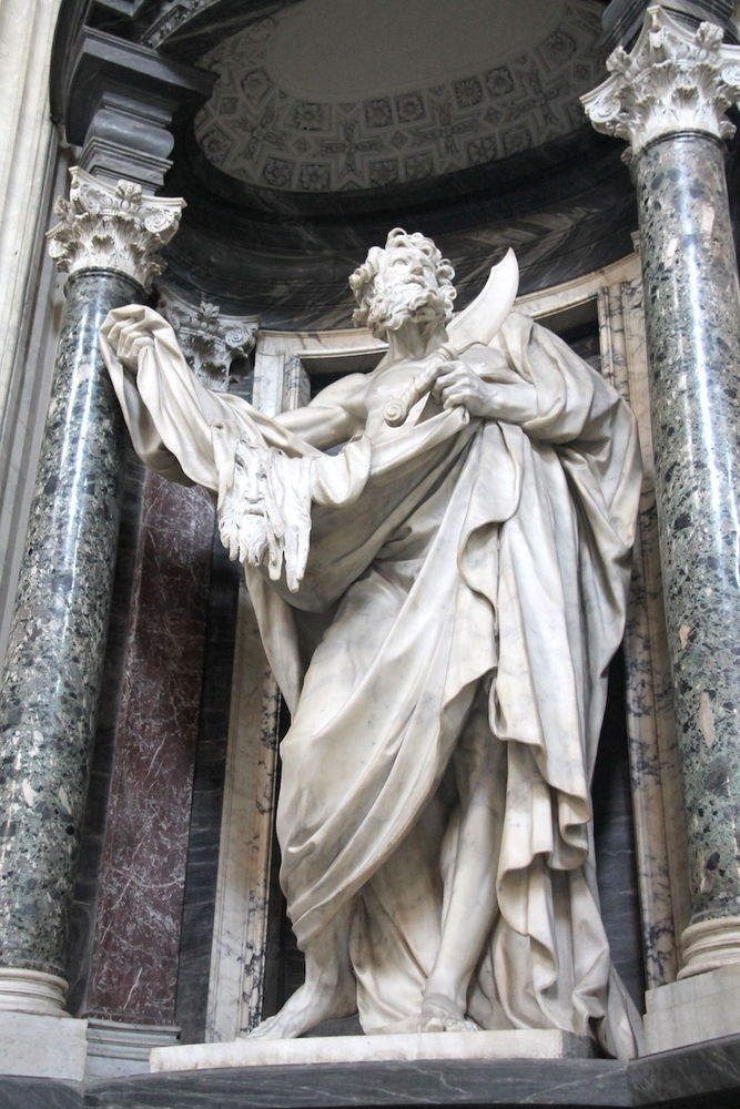 Rzeźba Bartłomieja Apostoła - Arcybazylika świętego Jana na Lateranie w Rzymie
