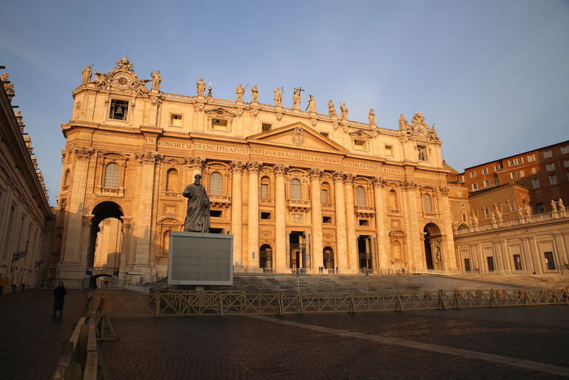 Widok na Bazylikę św. Piotra na Watykanie