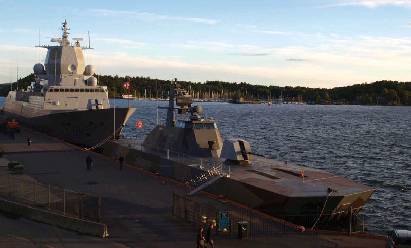 Atrakcje Oslo - okręty na nabrzeżu