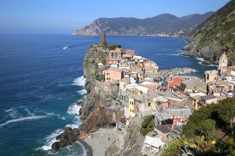 Cinque Terre - widok na miasteczko Vernazza z trasy Corniglia - Vernazza