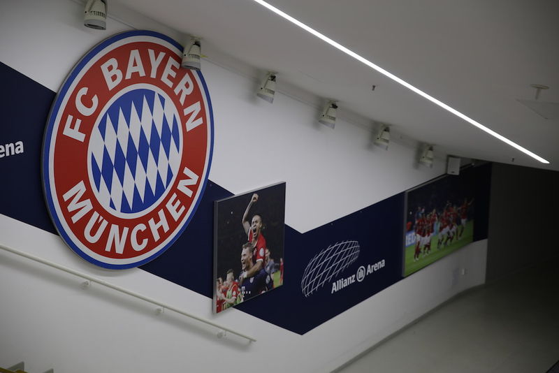 Logo FC Bayern na stadionie Allianz Arena