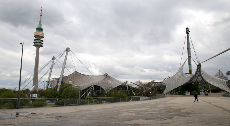 Park Olimpijski w Monachium - widok na wieżę telewizyjną