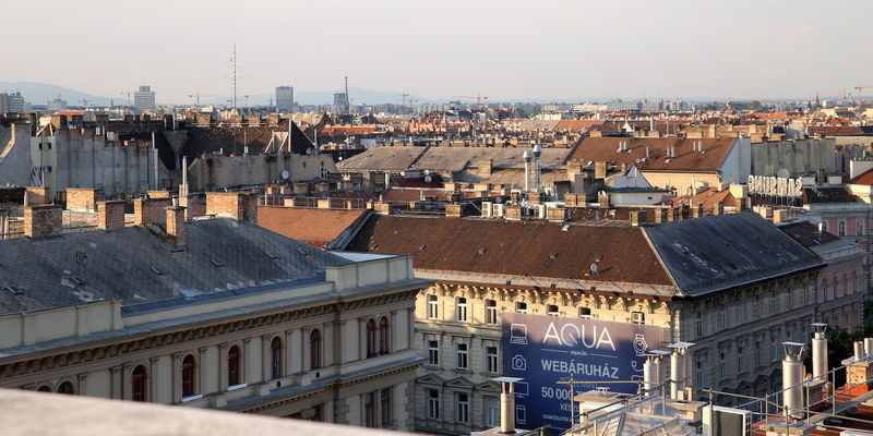!Widoki z tarasu na dachu - 360 BAR w Budapeszcie
