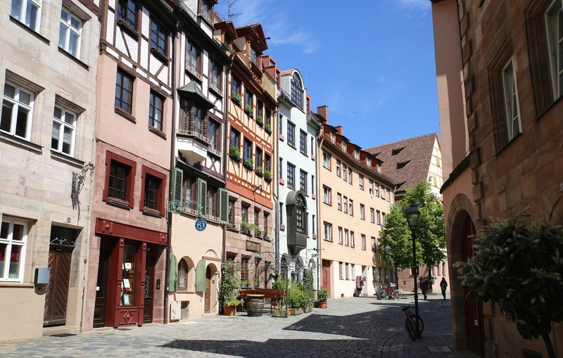 ulica Weissgerbergasse, jedna z nielicznych z drewnianymi fasadami