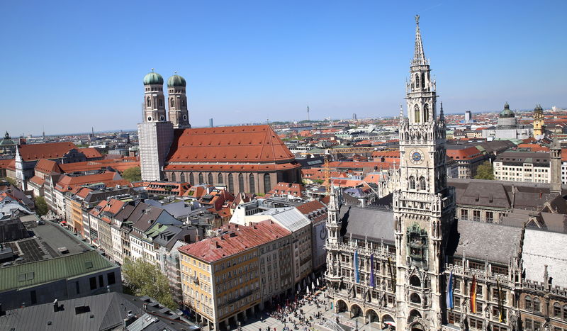 !Monachium - Widok z wieży w Kościele św. Piotra