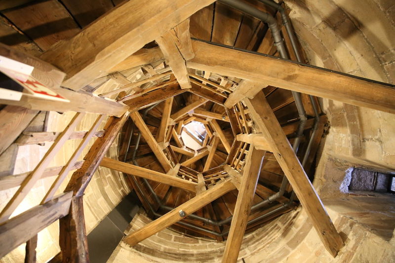 Wnętrze wieży Sinwellturm w Norymberdze