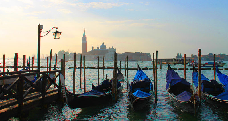 Gondole w Wenecji - unikatowa atrakcja Włoch