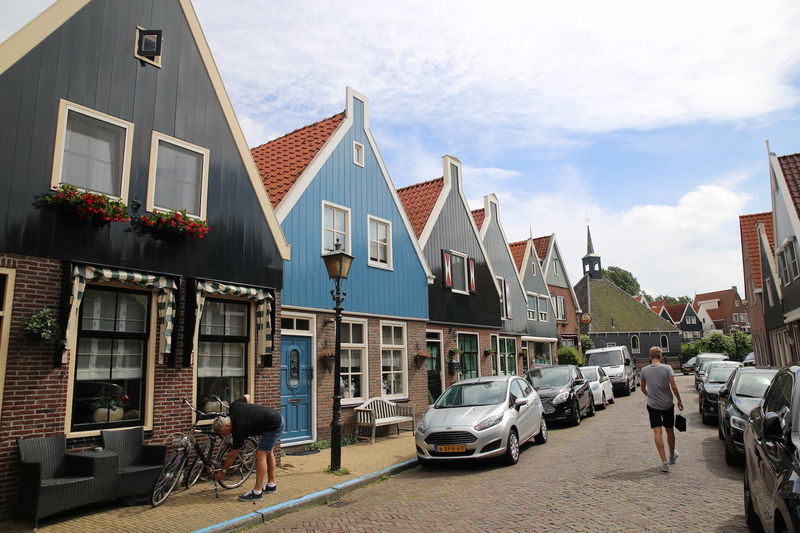 !Volendam - ulica Rokersgracht