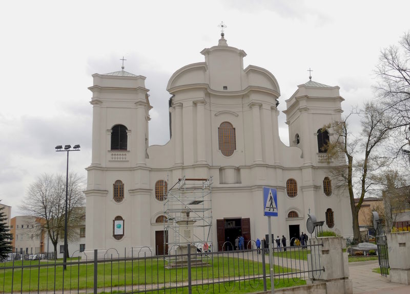 !Łowicz - Kościół Matki Bożej Łaskawej i św. Wojciecha