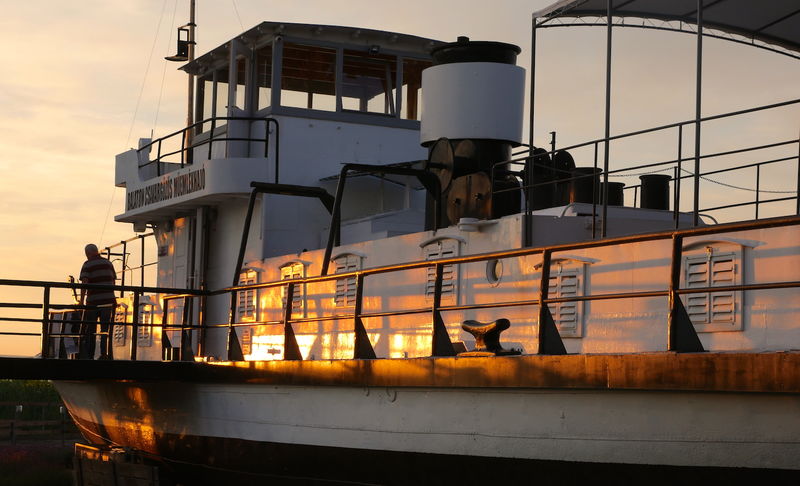 Jezioro Balaton i zabytkowy statek parowy - Csavargozos (Balatonboglar)