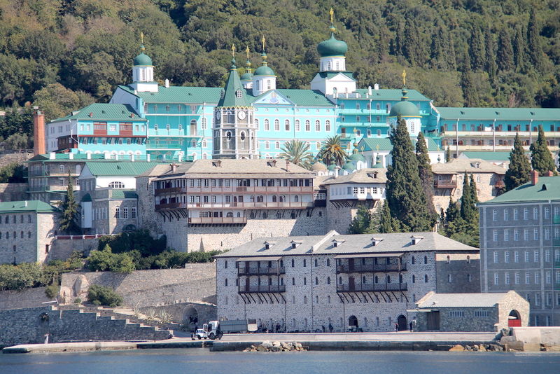 Widok na Athos i Monaster św. Pantelejmona