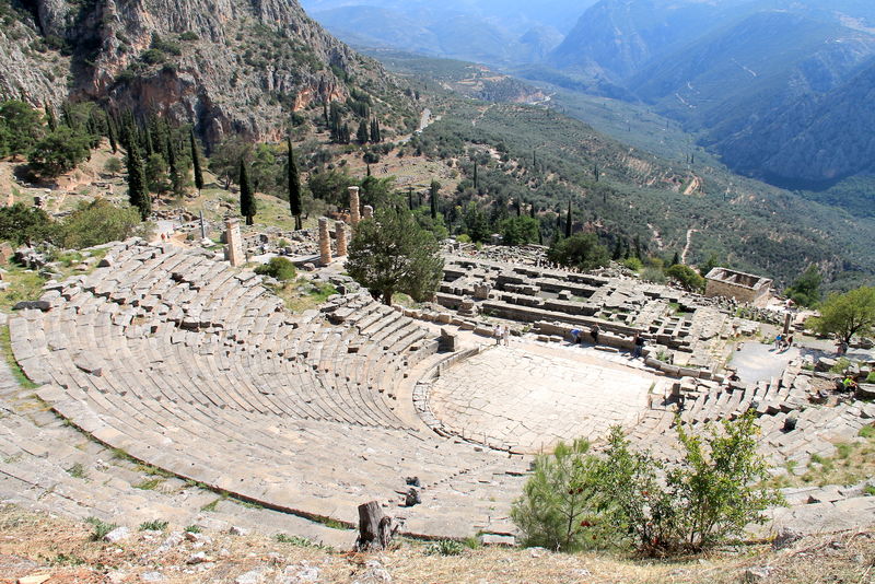 Widok na teatr - Stanowisko Archeologiczne - Delfy, Grecja