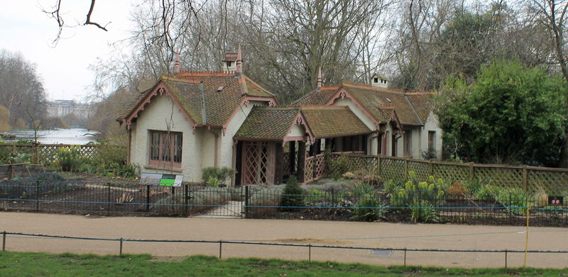 St. James's Park w Londynie - domek opiekunów ptactwa