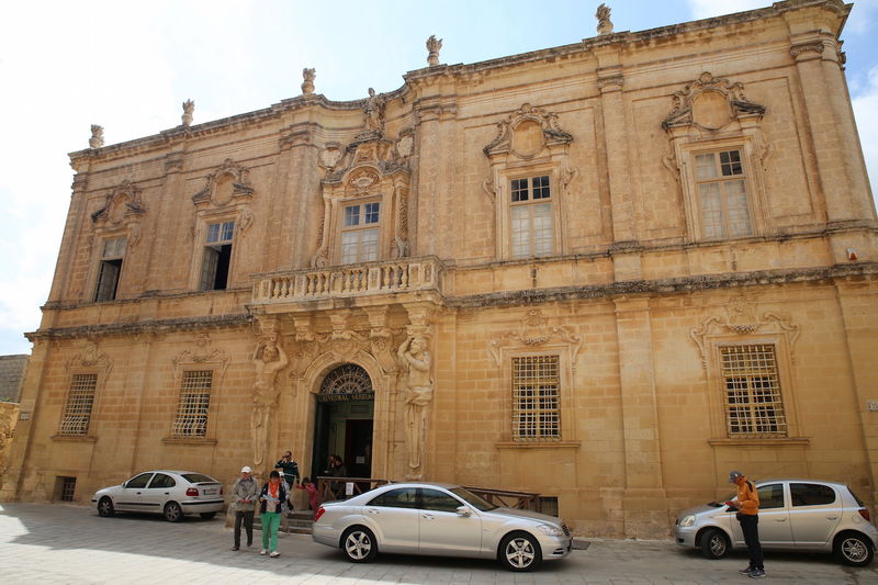 !Fasada budynku Muzeum katedralnego