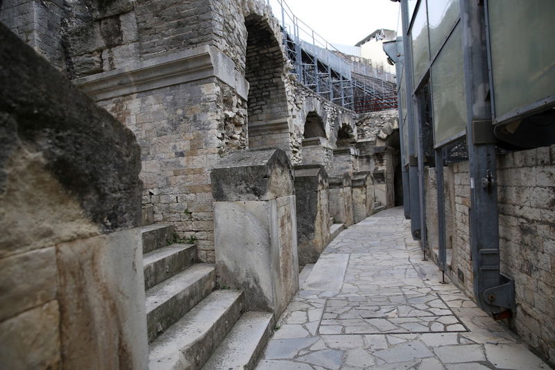 Nimes, podczas zwiedzania areny