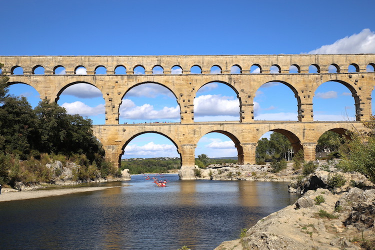 !Rzymski akwedukt Pont du Gard (okolice Nimes, Francja)