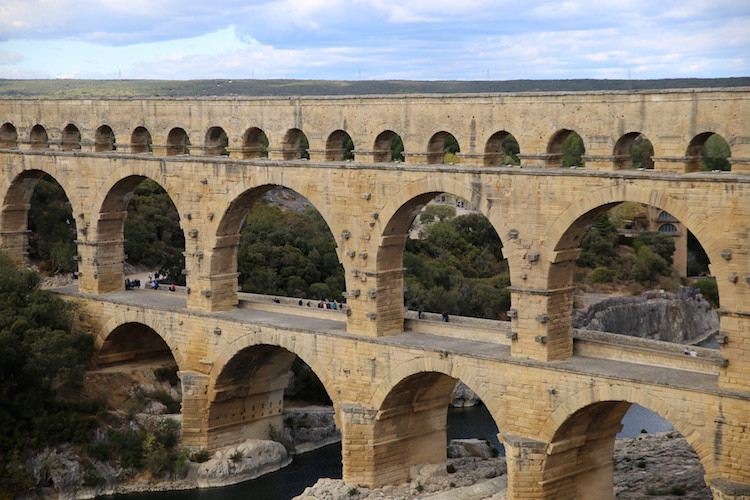 Widok na Pont du Gard