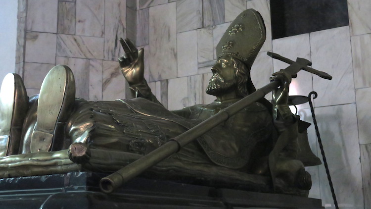 Sarkofag Bogumiła - Kolegiata Wniebowzięcia Najświętszej Marii Panny i świętego Floriana w Uniejowie