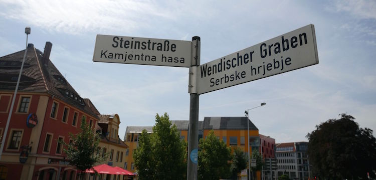 Dwujęzyczne tablice z nazwami ulic w Budziszynie