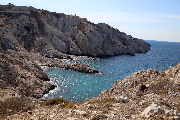 Fragment Calanque du Berger - wyspa Ratonneau, Archipelag Frioul, Marsylia