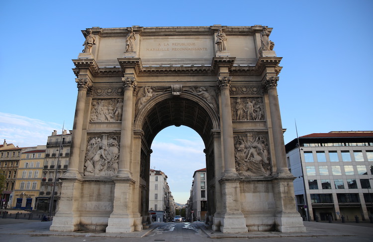 !Marsylia - Łuk Triumfalny Porte d’Aix